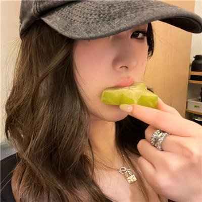 蜜桃女孩